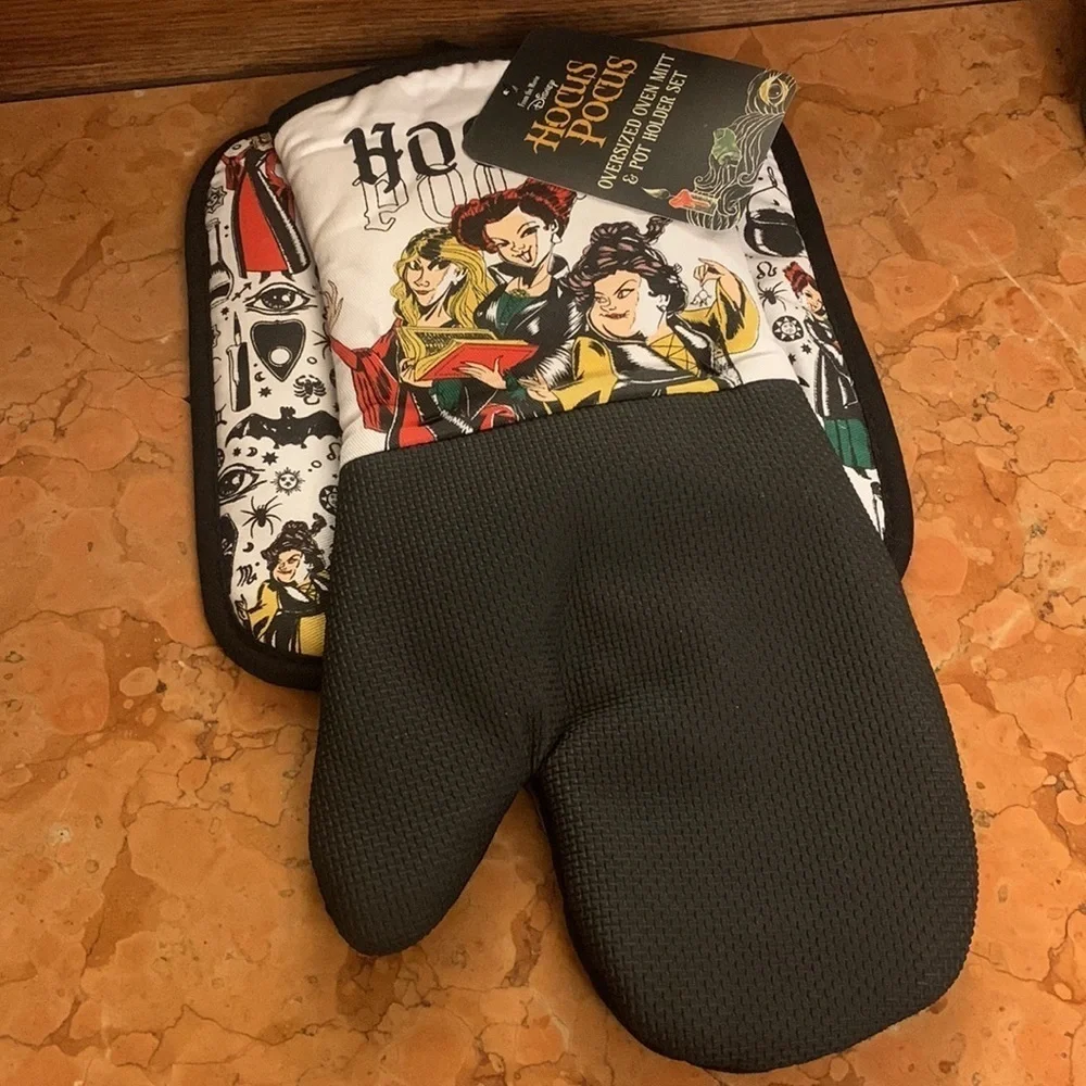 HOCUS POCUS Halloween Kitchen Bundle Oven Mitt & Pot Holder NEW